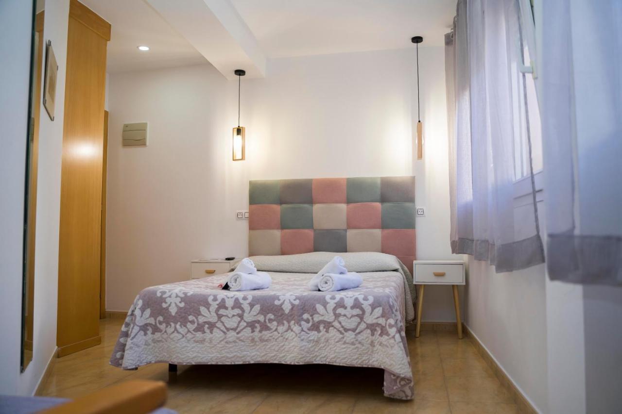 Hostal Goyesco Plaza Plasencia Exterior foto